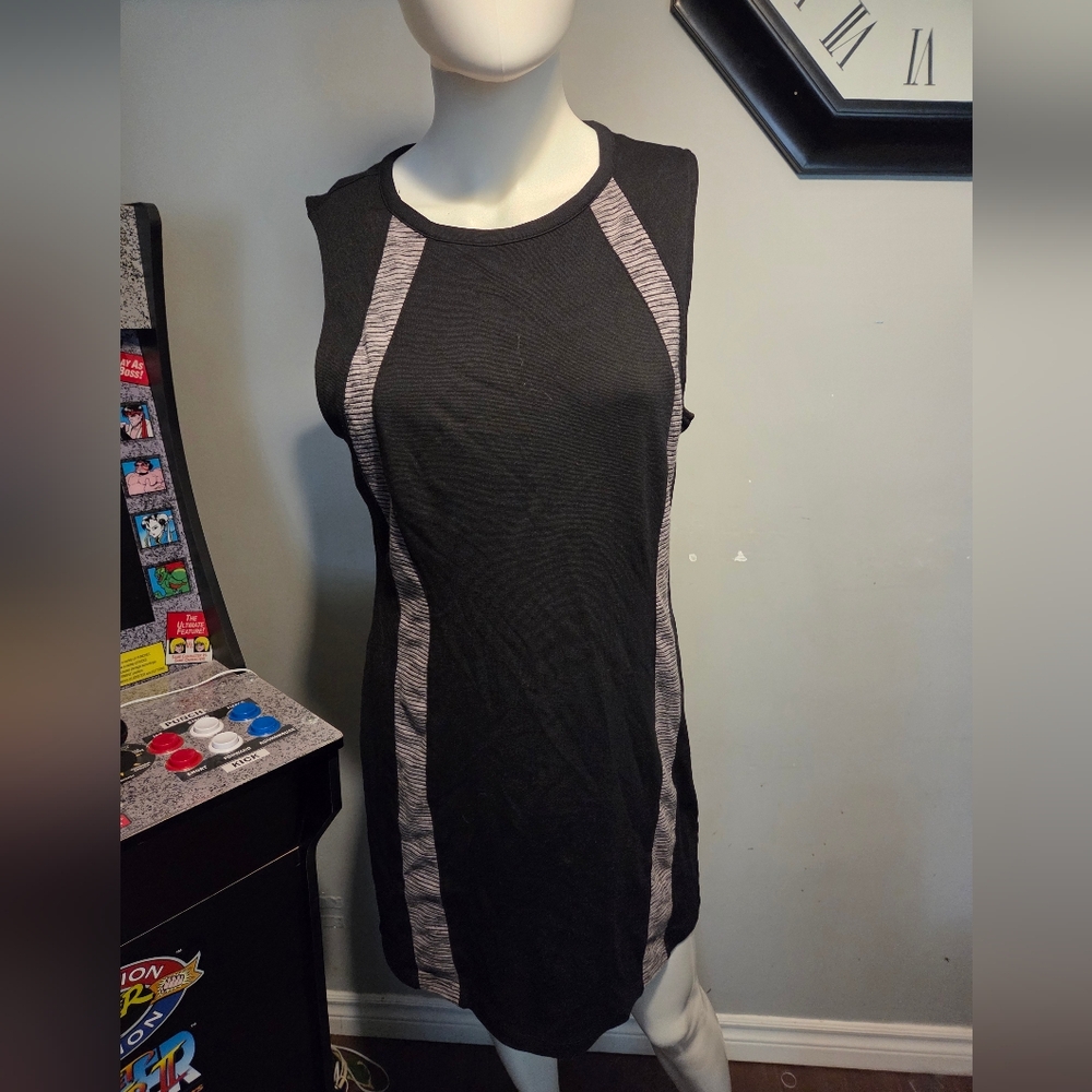 Black and Gray Sleeveless Dress Size 14 With Stretch